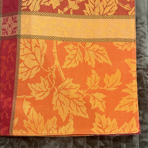 Set of 4 Autumn Leaf Patterned Placemat - Picture 5 of 9